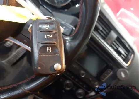 2015 Volkswagen Jetta 2.0T Gli Sel z USA, uszkodzony, nr VIN 3VW5S7AJ7FM257174